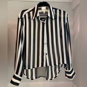 Hi-Lo Trendy button-up blouse with sheer mesh in the back